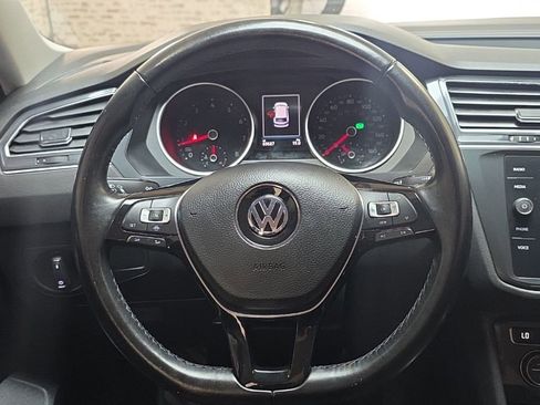 Used 2019 Volkswagen Tiguan SE AWD/4WD image 15