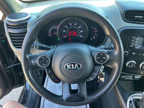 Used 2016 Kia Soul FWD image 8