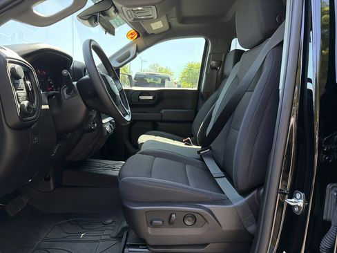 Used 2024 Chevrolet Silverado 1500 Custom image 16