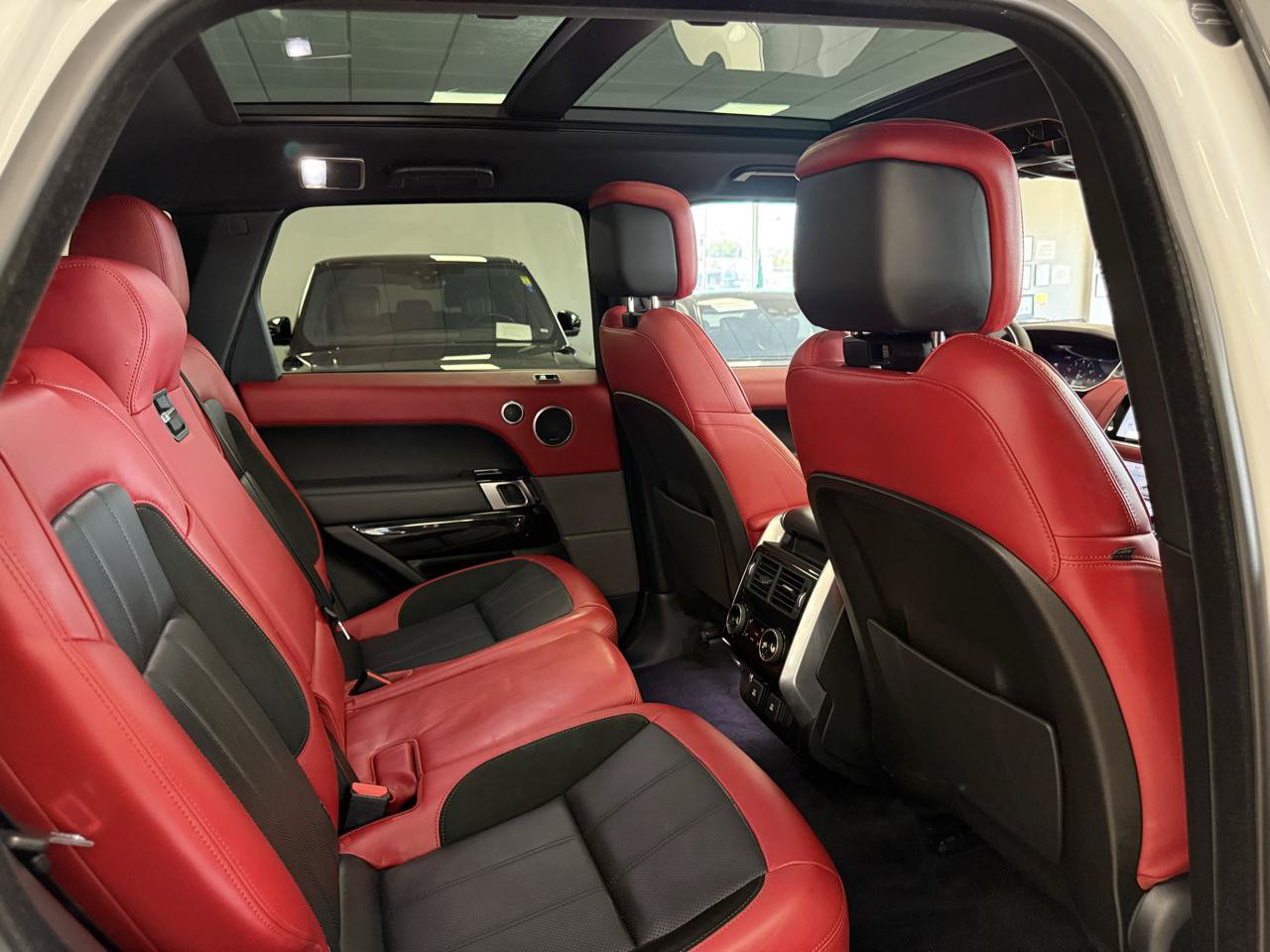 Used 2021 Land Rover Range Rover Sport HST AWD/4WD image 16