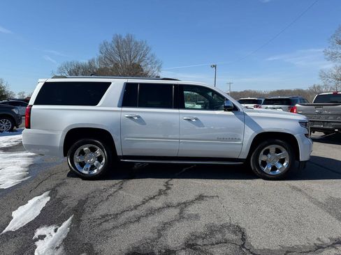 Used 2019 Chevrolet Suburban Premier image 7