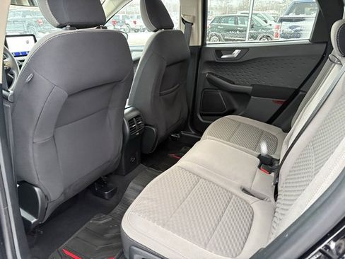 Used 2020 Ford Escape SE image 15