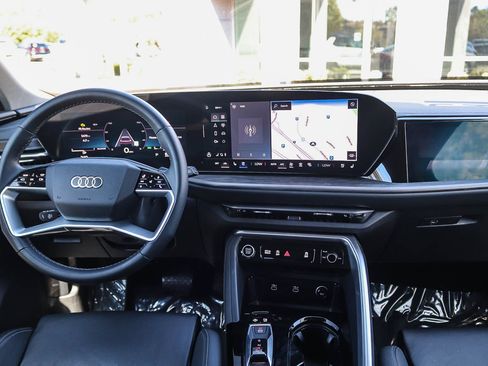 Certified 2025 Audi Q5 Prestige AWD/4WD image 13