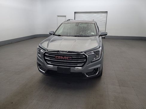Used 2024 GMC Terrain SLT AWD/4WD image 15