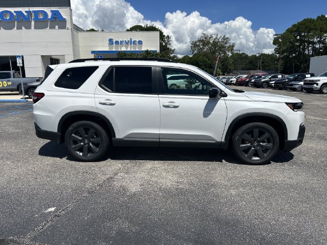 New 2026 Honda Pilot Sport image 3