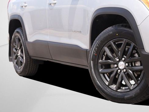 Used 2019 GMC Acadia SLT FWD image 3