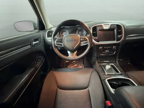 Used 2022 Chrysler 300 Touring w/ Sport Appearance Package RWD image 11