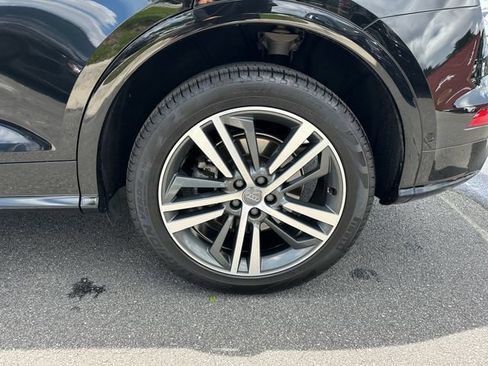 Used 2020 Audi Q5 e Prestige w/ Prestige Package AWD/4WD image 40