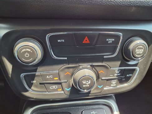 Used 2021 Jeep Compass Latitude w/ Convenience Group AWD/4WD image 9