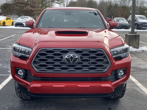 Certified 2022 Toyota Tacoma TRD Sport image 2