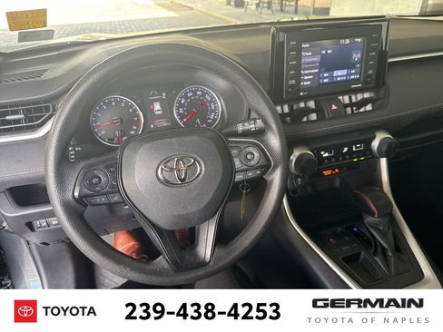Used 2022 Toyota RAV4 LE image 15
