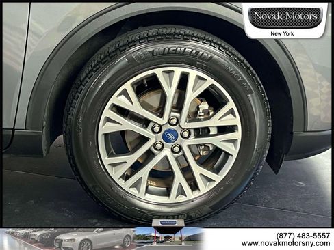 Used 2022 Ford Escape SEL w/ Technology Package image 9