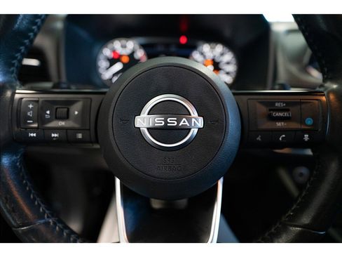 Used 2023 Nissan Rogue SV w/ SV Premium Package FWD image 18