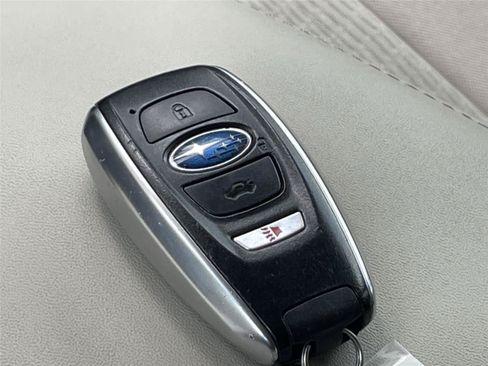 Certified 2022 Subaru Ascent Premium w/ Convenience Package AWD/4WD image 32