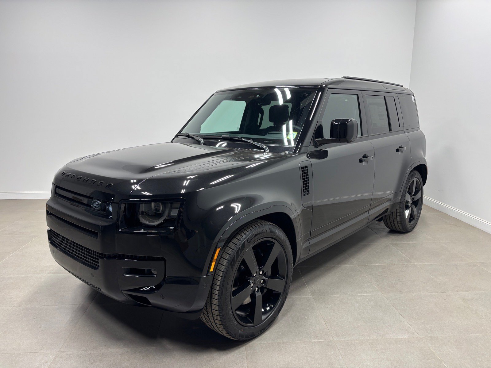 New 2026 Land Rover Defender 110 X-Dynamic SE AWD/4WD image 1
