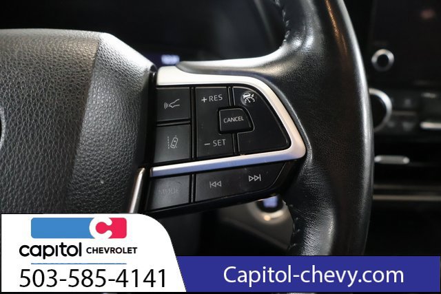 Used 2023 Toyota Highlander LE AWD/4WD image 20