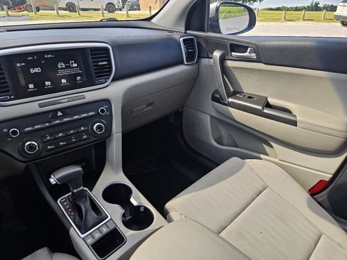 Used 2020 Kia Sportage LX AWD/4WD image 37