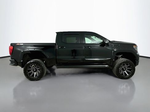 Used 2023 GMC Sierra 1500 AT4 w/ AT4 Premium Package AWD/4WD image 4