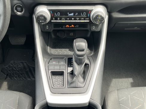 Used 2024 Toyota RAV4 XLE FWD image 5