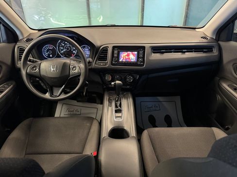 Used 2021 Honda HR-V LX image 9