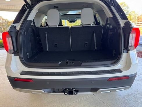 New 2026 Ford Explorer Active w/ Active Comfort Package image 32