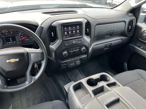 Used 2023 Chevrolet Silverado 2500 Custom w/ Custom Value Package image 14