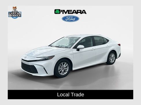 Used 2025 Toyota Camry LE image 1