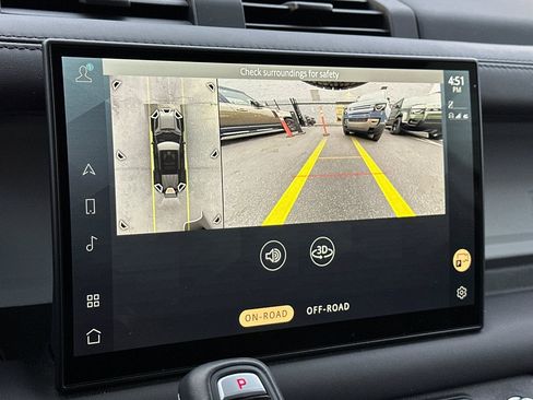 Used 2025 Land Rover Defender 110 S image 22