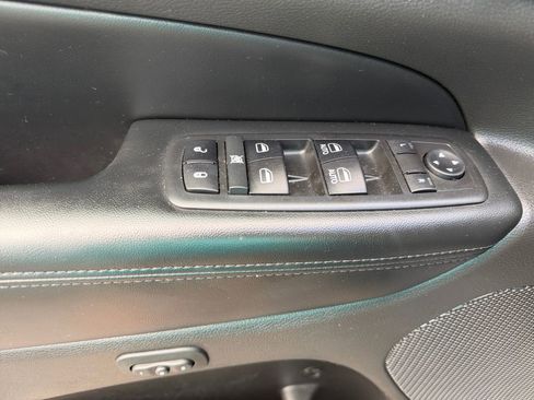 Used 2018 Jeep Grand Cherokee Limited AWD/4WD image 32