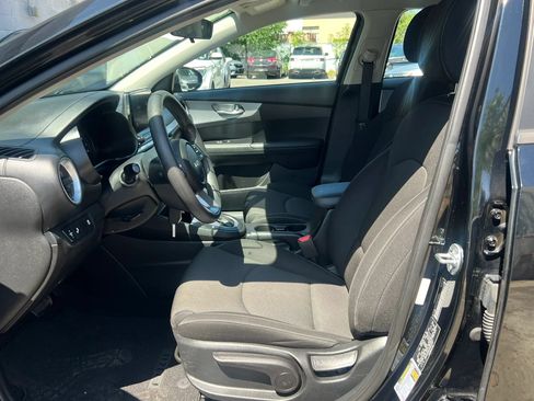 Used 2023 Kia Forte LXS w/ LXS Technology Package FWD image 25