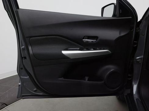 Used 2020 Nissan Kicks SV FWD image 10