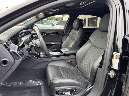 Used 2022 Audi S8 AWD/4WD image 21