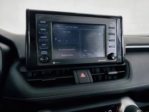 Used 2022 Toyota RAV4 XLE w/ Convenience Package FWD image 20