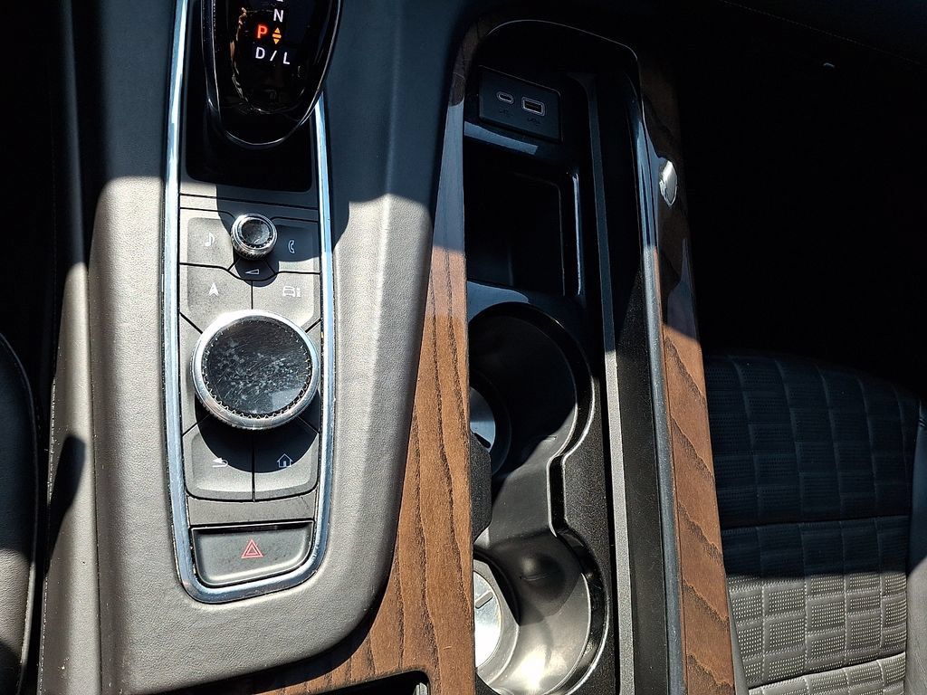 Used 2023 Cadillac Escalade Sport Platinum w/ LPO, ONYX Package AWD/4WD image 26