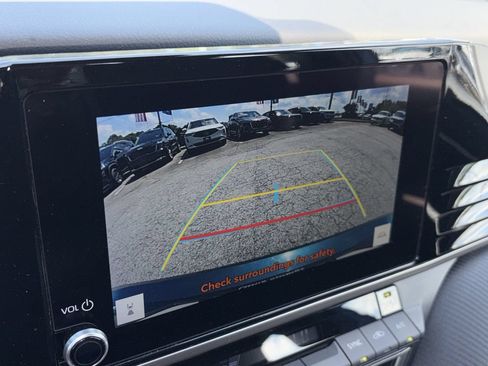 Used 2025 Toyota Camry SE FWD image 14