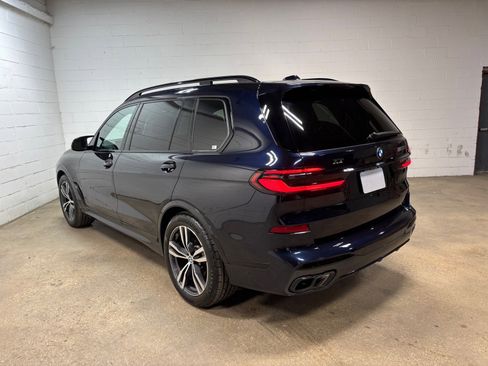 Used 2024 BMW X7 M60i AWD/4WD image 9