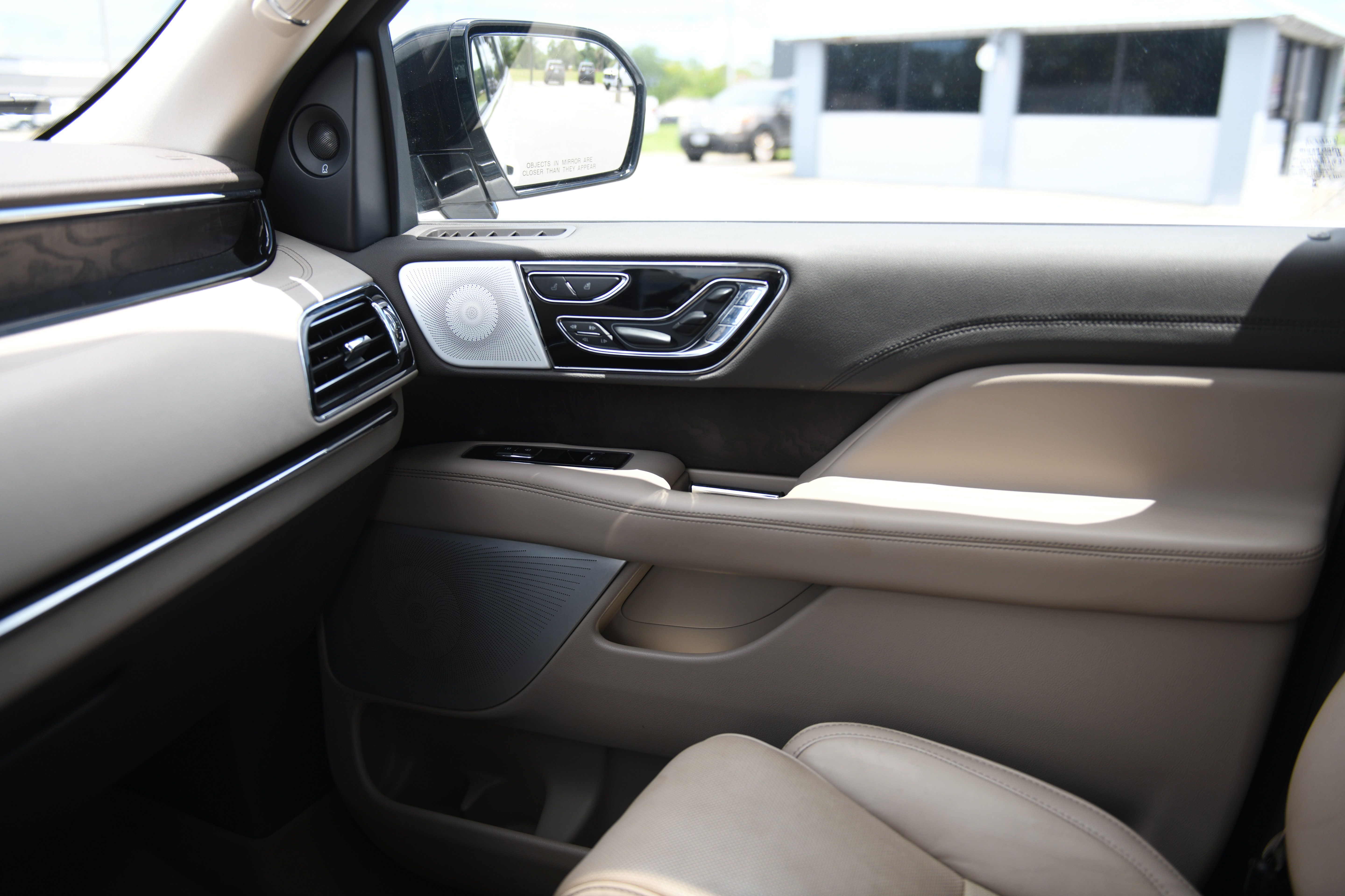 Used 2023 Lincoln Navigator L Reserve AWD/4WD image 24