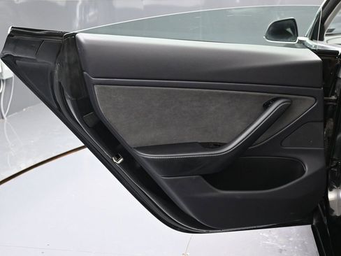 Used 2019 Tesla Model 3 Standard Range Plus image 41