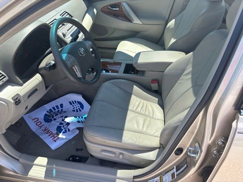 Used 2011 Toyota Camry XLE w/ XLE Extra-Value Pkg #2 FWD image 10