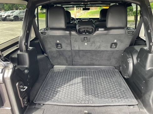 Used 2020 Jeep Wrangler Unlimited Sahara AWD/4WD image 39
