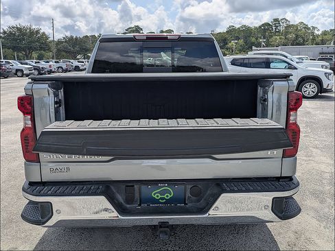 Used 2026 Chevrolet Silverado 1500 LT w/ Safety Package RWD image 10
