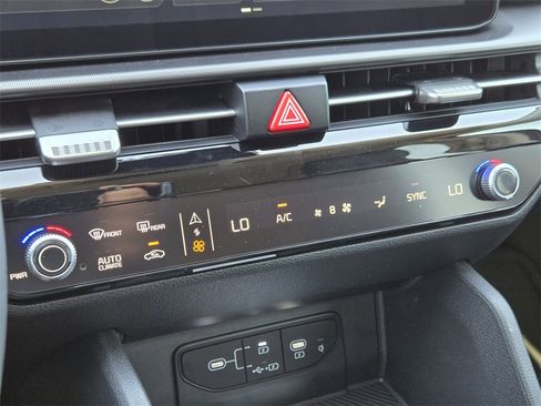 New 2026 Kia Sportage EX image 14