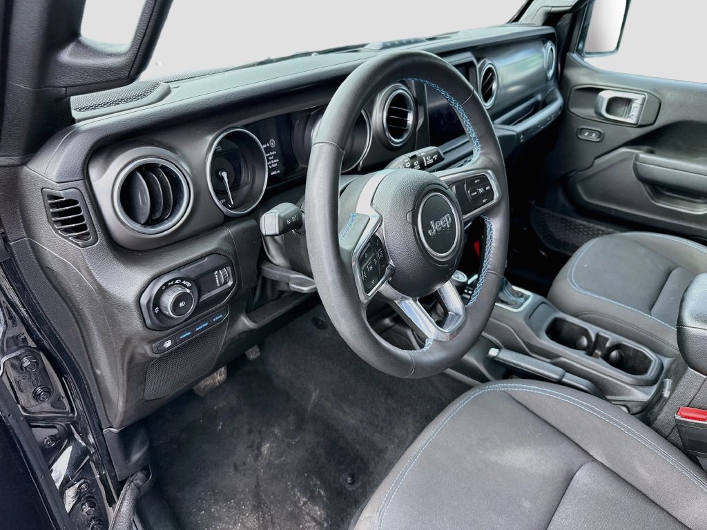 Used 2023 Jeep Wrangler Unlimited Rubicon 4xe w/ Cold Weather Group AWD/4WD image 10