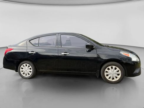 Used 2017 Nissan Versa SV FWD image 6