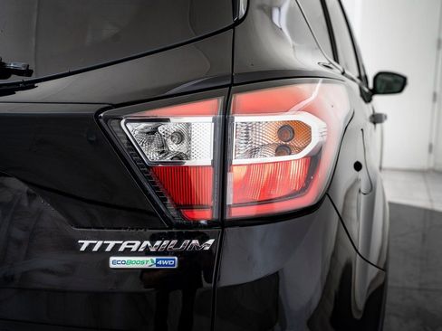 Used 2018 Ford Escape Titanium image 9