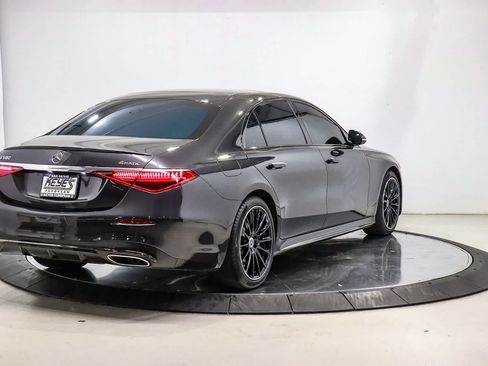 Used 2025 Mercedes-Benz S 580 4MATIC Sedan image 4