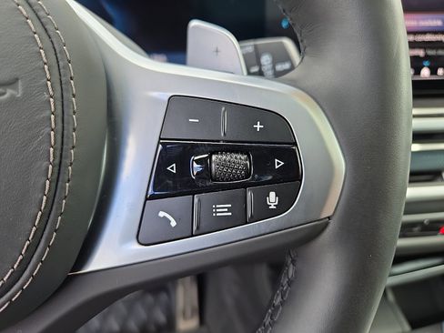 Used 2026 BMW X7 xDrive40i w/ M Sport Package image 23