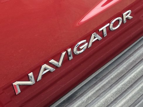 Used 2016 Lincoln Navigator Select RWD image 14