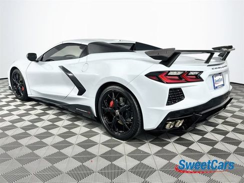 Used 2022 Chevrolet Corvette Stingray Premium Conv w/ Z51 Performance Package RWD image 13