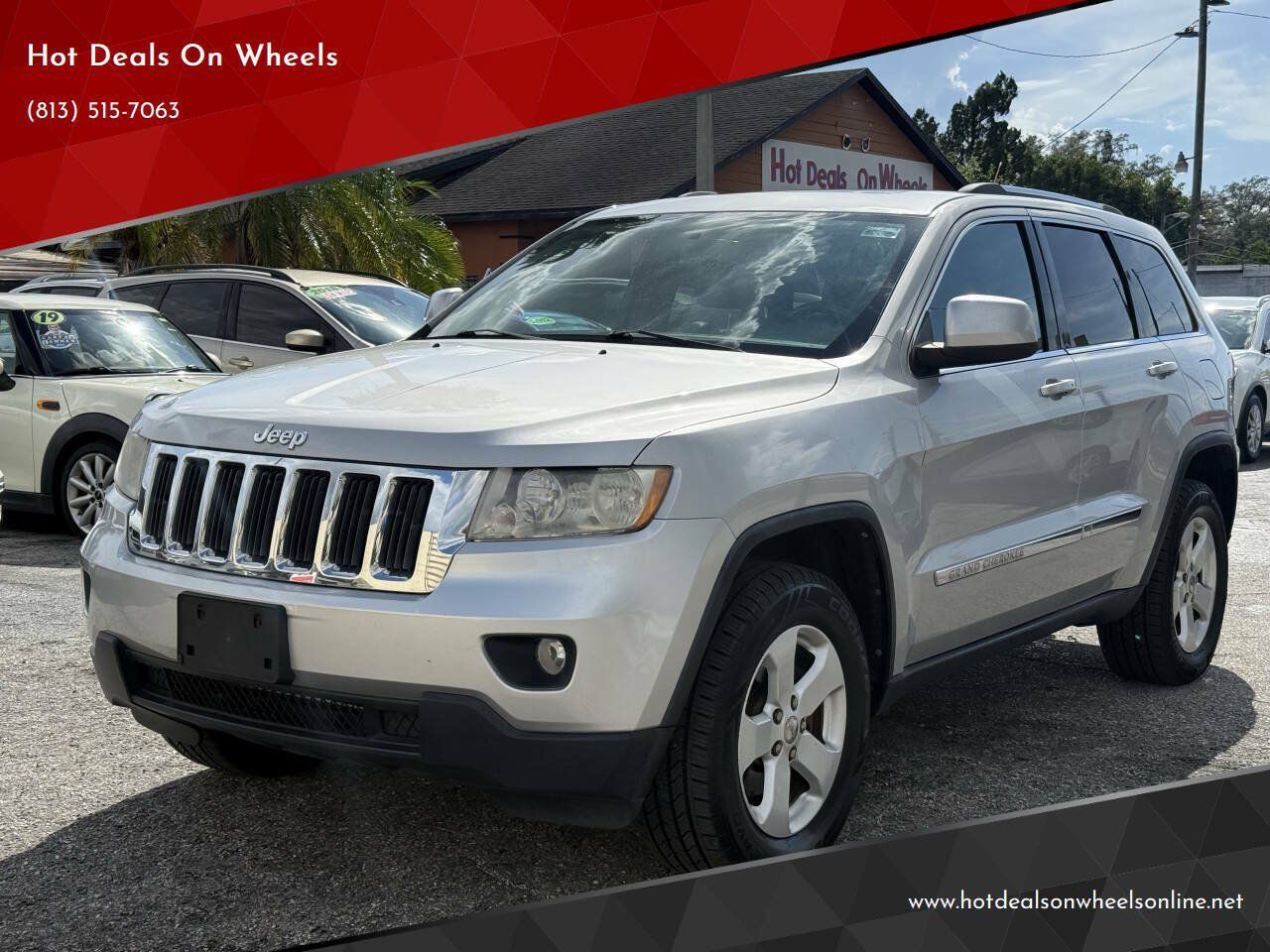 Used 2013 Jeep Grand Cherokee Laredo AWD/4WD image 1